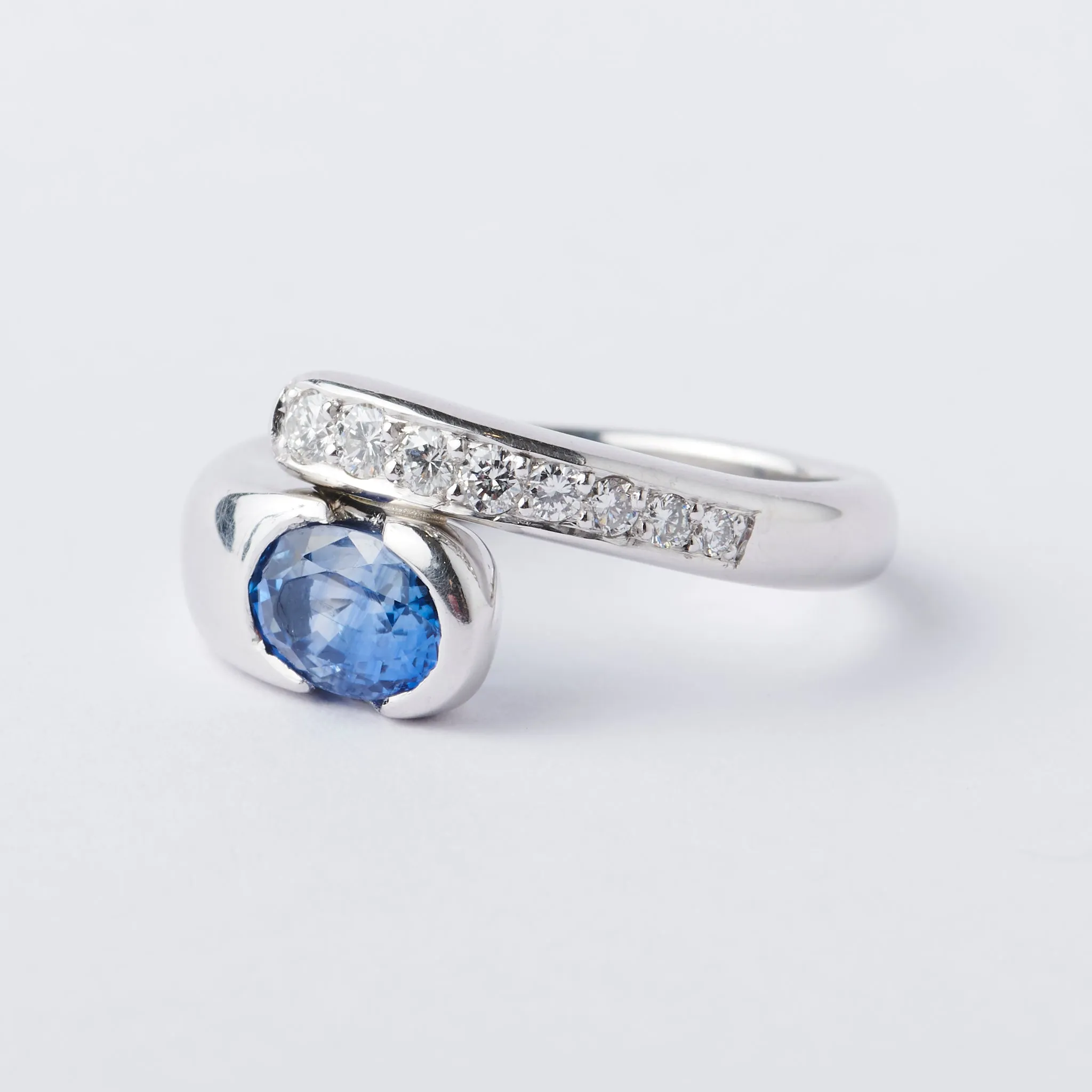 Crossover Ring