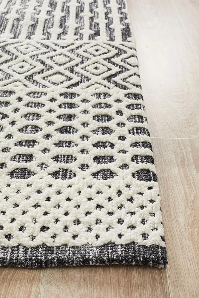 Rustic Casual Tribal Design Emma Rug - Ivory/Black