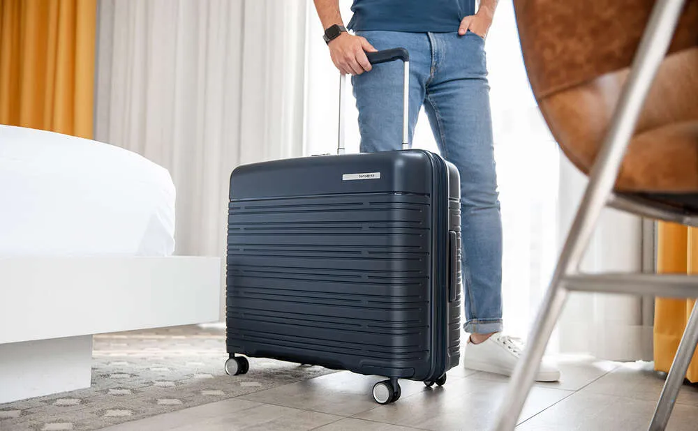 Samsonite Elevation Plus Medium Expandable Glider