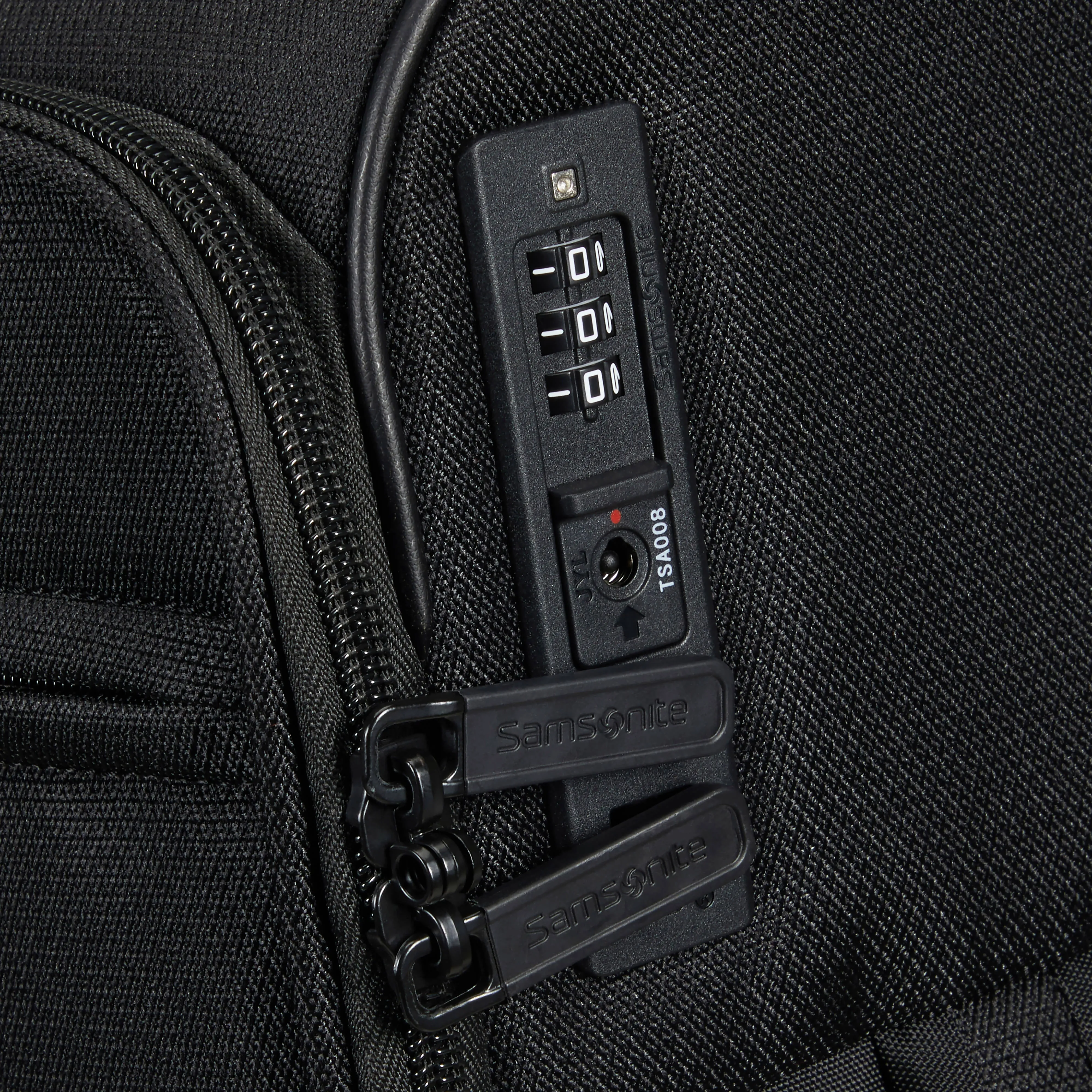 Optimize the title of this e-commerce product, requiring modifiers, and return it to English:

Samsonite Vaycay Spinner Carry-On Bag for Efficient Travel