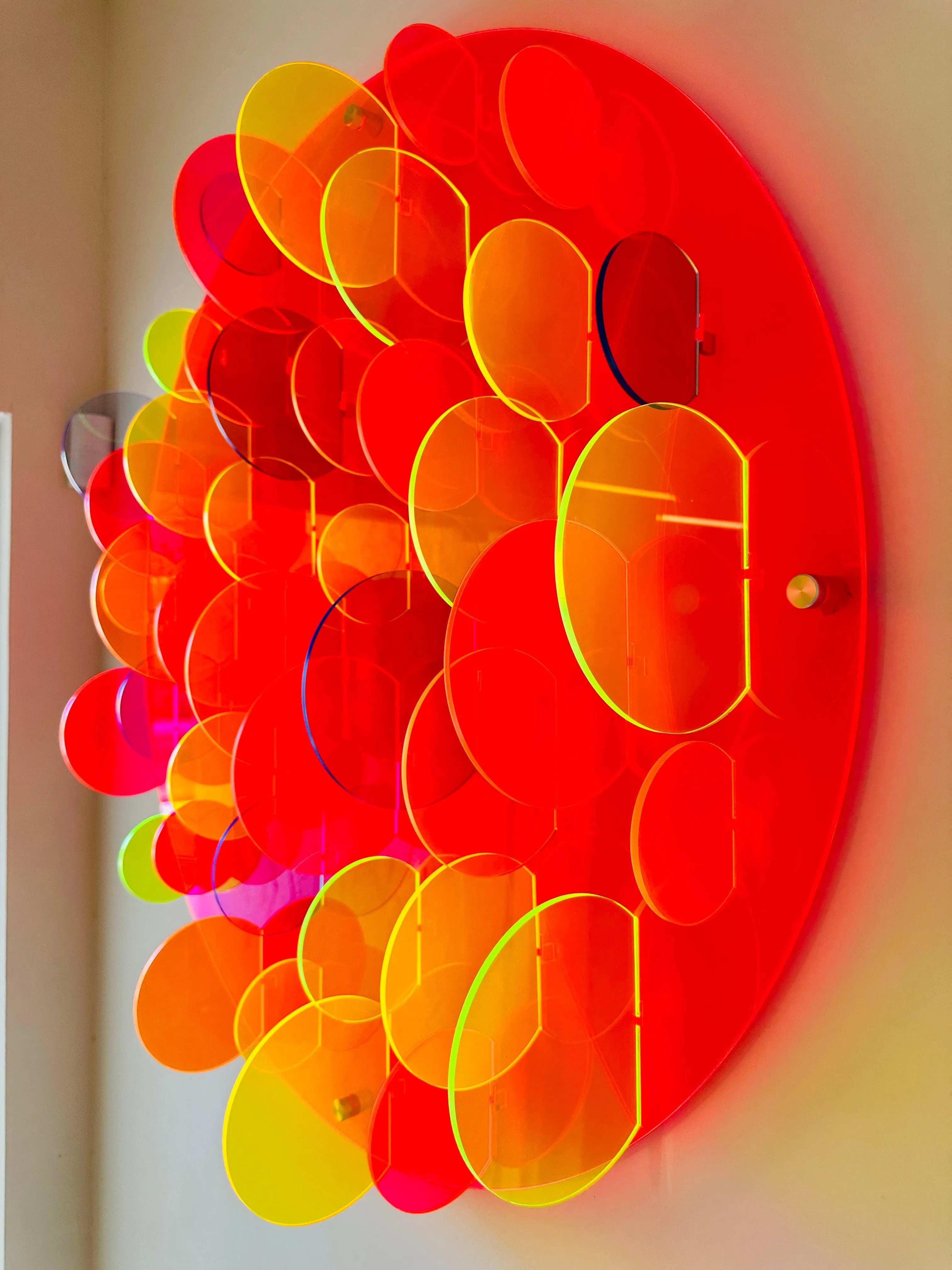 Scalloped Bubbles 3D Wall Art Fluorescent Transparent Acrylic