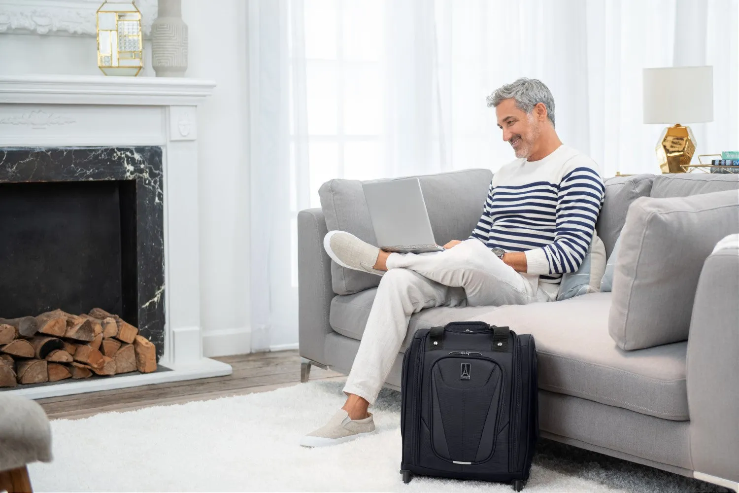 Travelpro Maxlite 5 International Carry-On size Rollaboard Luggage